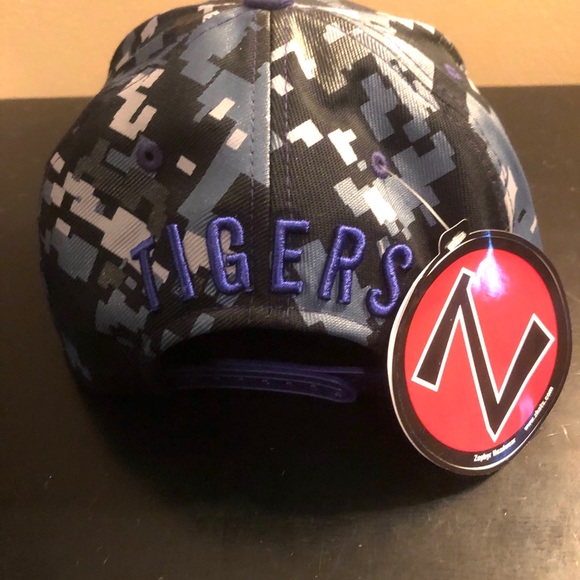 ~SOLD~ Zephyr Digital Camo Snapback Hat, LSU Tiger - Picture 5 of 8